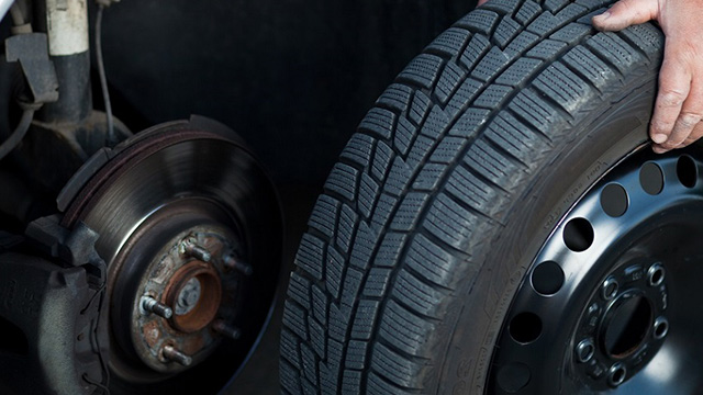 6 Warning Signs Your Car Needs New Tires