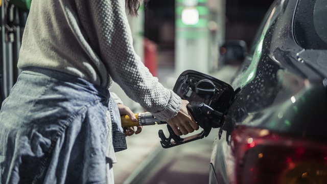 RATES HIKED! Fuel prices rise, diesel above Rs 84/litre in Delhi - Check  about petrol | Zee Business