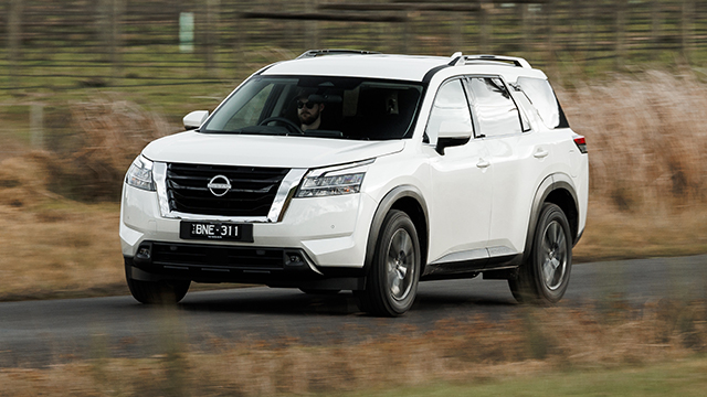 Nissan Pathfinder ST-L