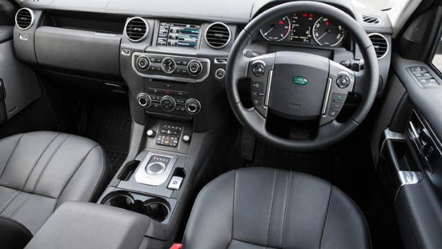 2012 Land Rover Discovery 4 interior