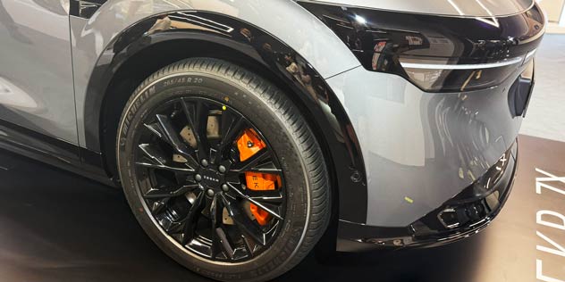 20 inch tyres on a a Zeekr 7X