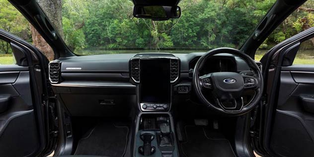 Ford Everest Platinum 2023 interior