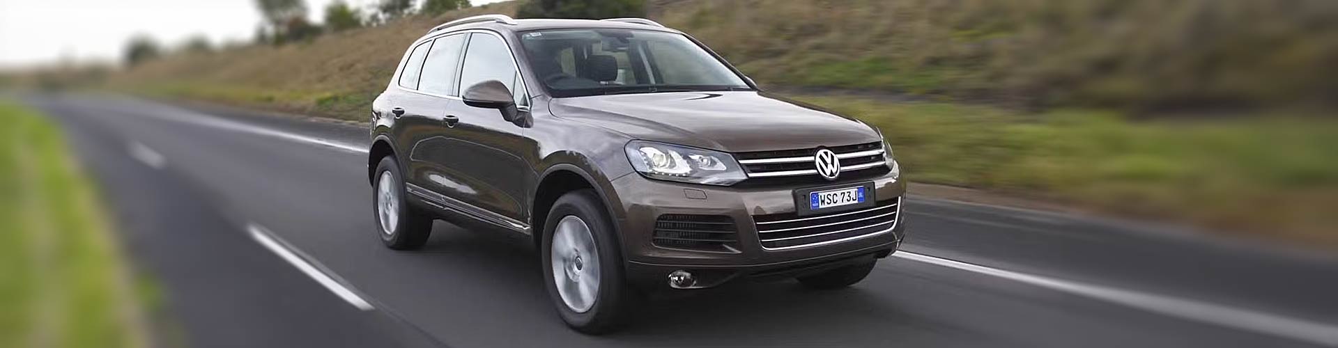 2011 Volkswagen Touareg driving on country road