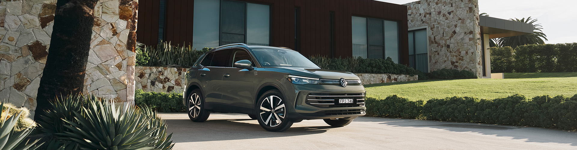 VW Tiguan in Green Elegance