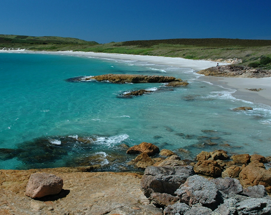 broughton-island-nsw-900x715 Slide 2