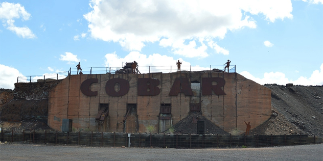 cobar sign at redundant great cobar mine