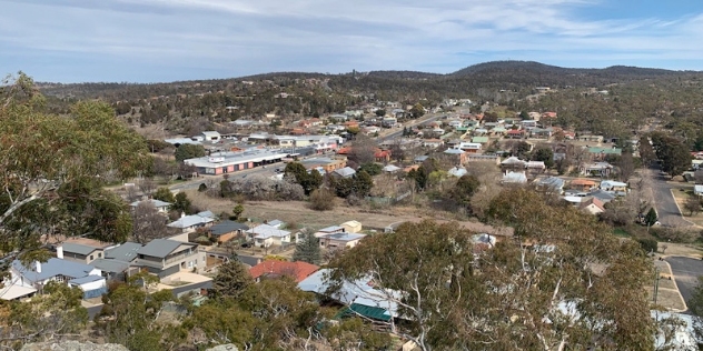 view of the country town of Cooma from the Mount Gladstone Lookout