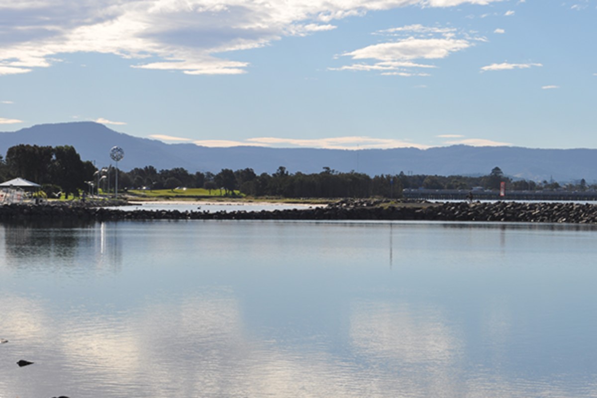 lake-illawarra-nsw-1200x800 Slide 1