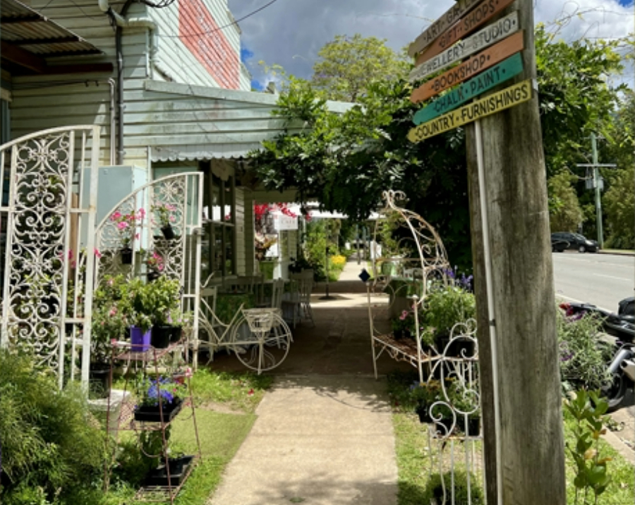 main-street-of-tyalgum-nsw-900x715 Slide 3