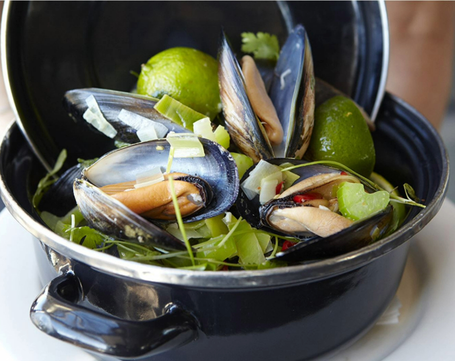 mussles-at-the-rocks-mornington-vic-900x715 Slide 2