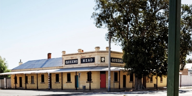 historic pub the Queen's Head Wilcannia NSW