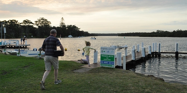 guests at Laguna Lodge hurry to use the private jetty