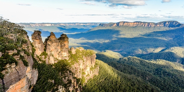 three sisters rock formation Echo Point Katoomba NSW