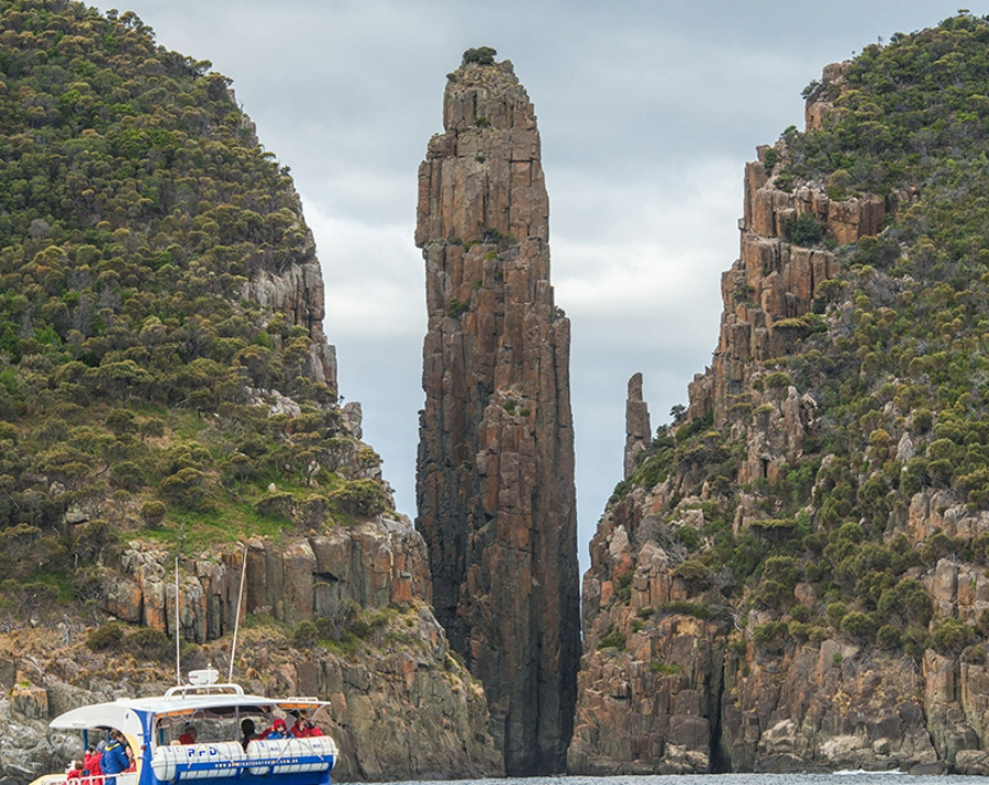 totem-pole-rock-port-arthur-tas-900x715 Slide 3