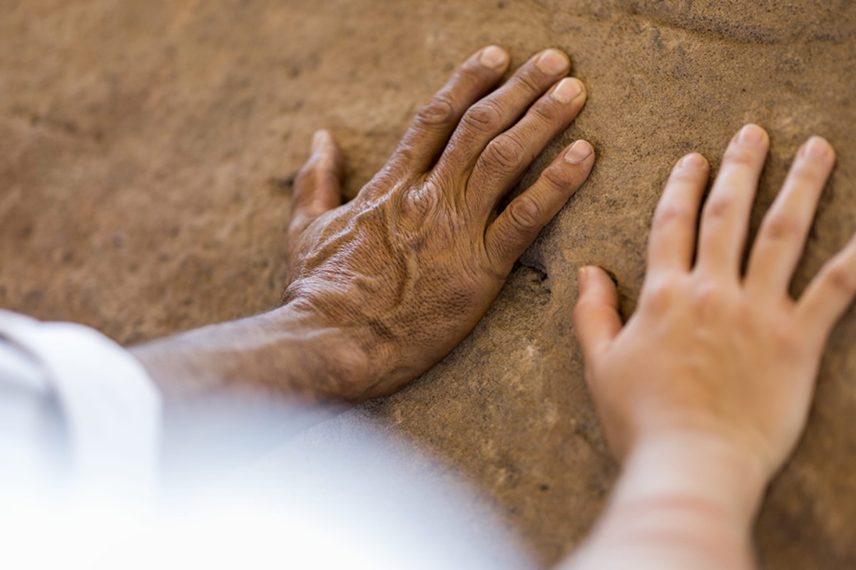 two-hands-on-rock-art-qld-1200x800 Slide 2