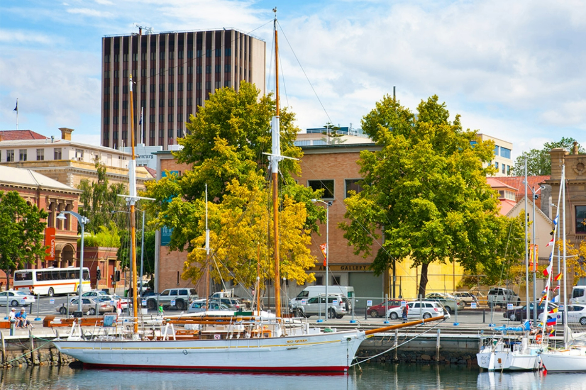 victoria-dock-boats-tas-1200x800 Slide 4