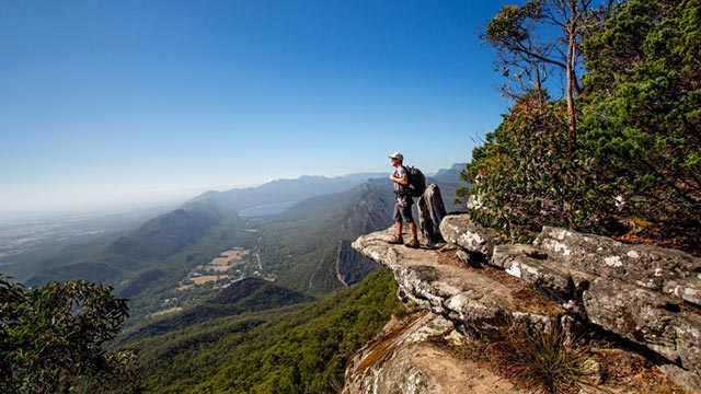 Halls gap store caravan park